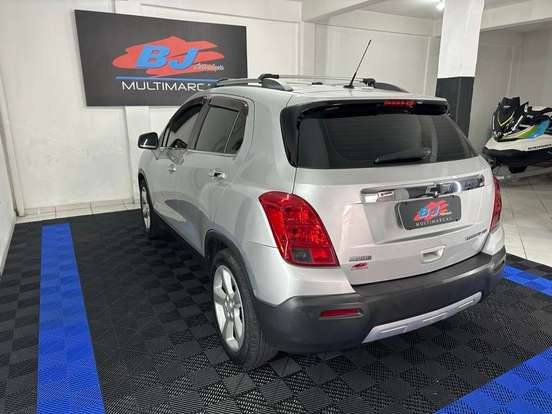 CHEVROLET-TRACKER-2015