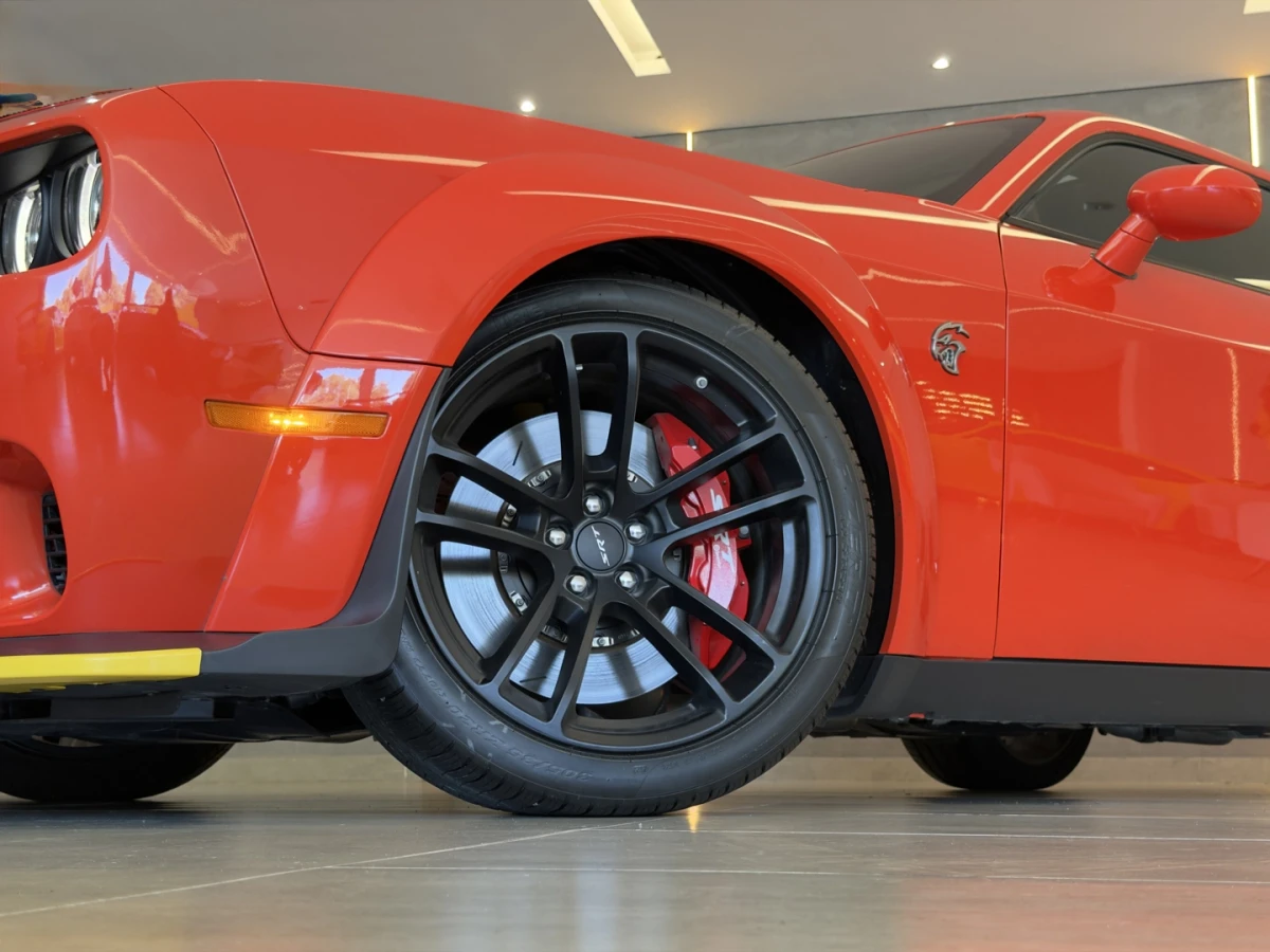 Dodge Challenger — foto 5