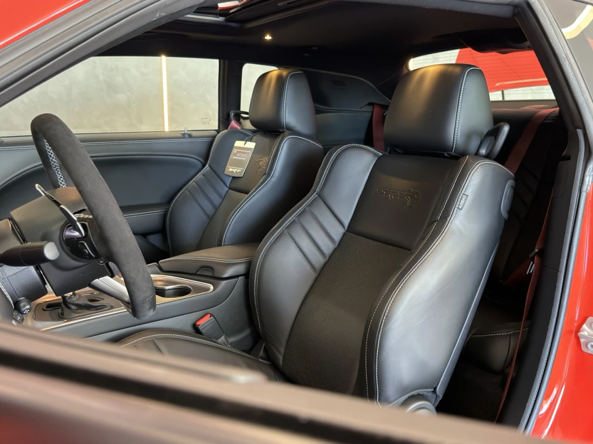 Dodge Challenger — foto 13