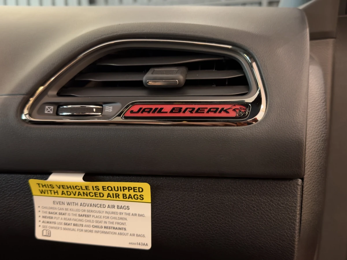 Dodge Challenger — foto 17