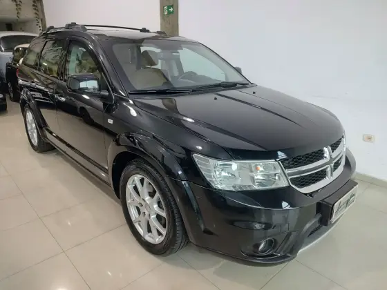 DODGE JOURNEY 3.6 RT V6 GASOLINA 4P AUTOMÁTICO DODGE JOURNEY 3.6 RT V6 GASOLINA 4P AUTOMÁTICO
