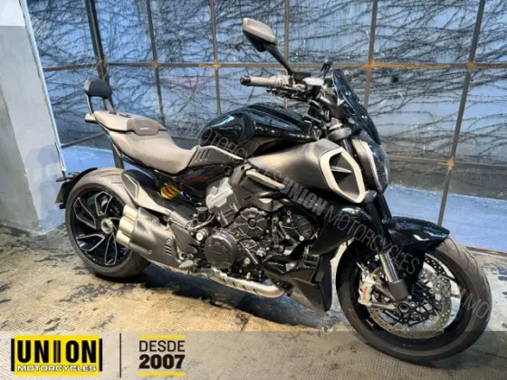 DUCATI DIAVEL V4 DUCATI DIAVEL V4