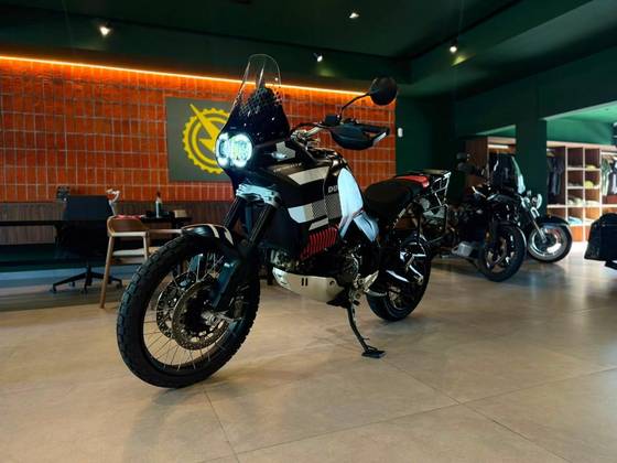 DUCATI DESERT X 
