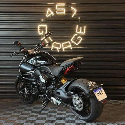 DUCATI-DIAVEL V4-2025