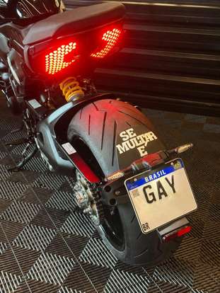 DUCATI-DIAVEL V4-2025