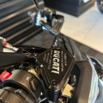 DUCATI-DIAVEL V4-2025
