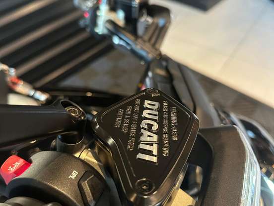 DUCATI-DIAVEL V4 DUCATI-DIAVEL V4-2025