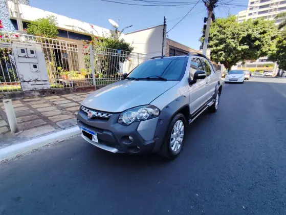 FIAT STRADA 1.8 MPI ADVENTURE CD 16V FLEX 3P MANUAL FIAT STRADA 1.8 MPI ADVENTURE CD 16V FLEX 3P MANUAL