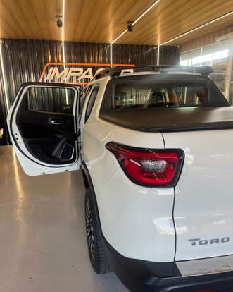 FIAT-TORO-2016