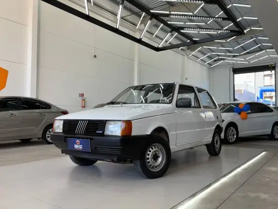 FIAT UNO 1.0 MILLE 8V GASOLINA 2P MANUAL FIAT UNO 1.0 MILLE 8V GASOLINA 2P MANUAL