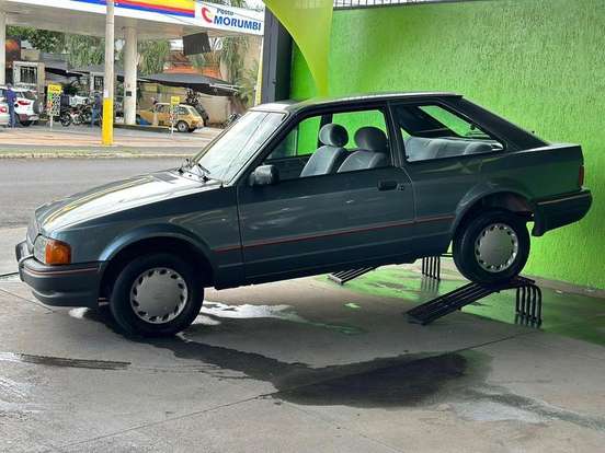 FORD-ESCORT-1995