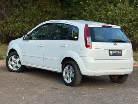 FORD-FIESTA-2010