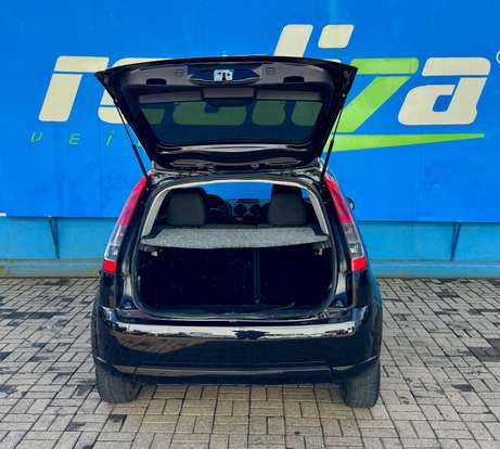 FORD-FIESTA-2011