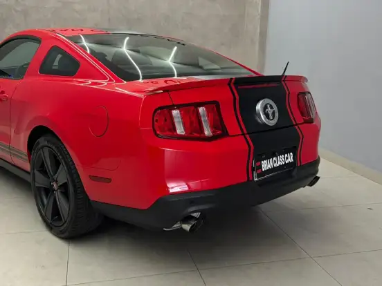FORD-MUSTANG-2010