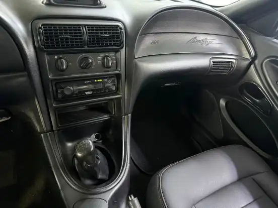 FORD-MUSTANG-1995