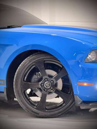 FORD-MUSTANG-2010