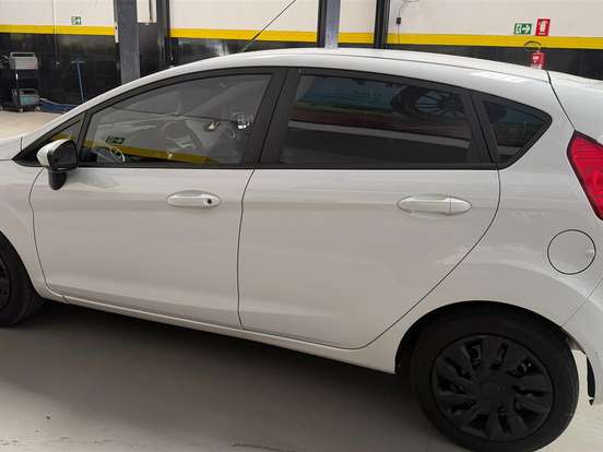 FORD-FIESTA-1.6 TI-VCT FLEX SE PLUS POWERSHIFT FORD-FIESTA-2018