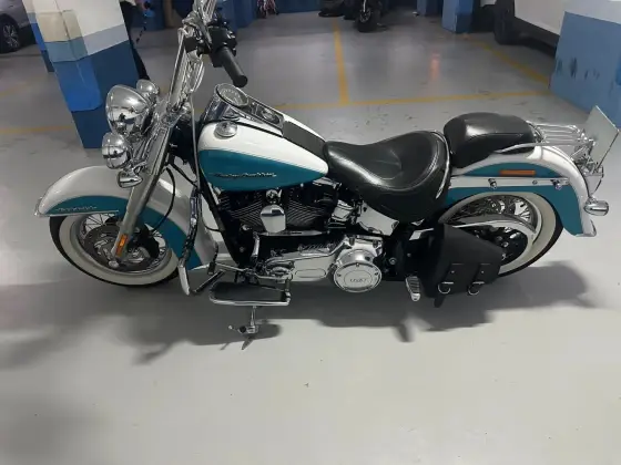 HARLEY-DAVIDSON SOFTAIL DELUXE 