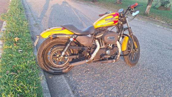 HARLEY-DAVIDSON SPORTSTER IRON 883 
