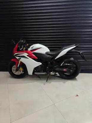 HONDA-CBR 600F-2013