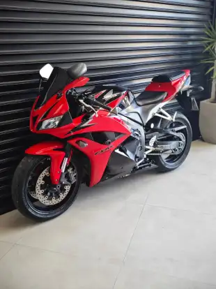 HONDA-CBR 600RR-2010