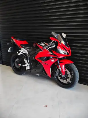 HONDA-CBR 600RR-2010