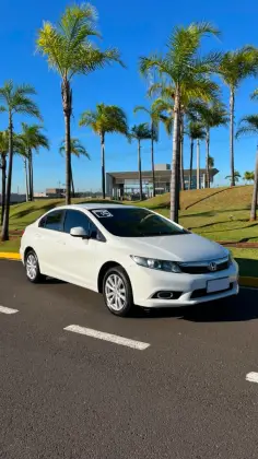 HONDA CIVIC 1.8 LXS 16V FLEX 4P AUTOMÁTICO HONDA CIVIC 1.8 LXS 16V FLEX 4P AUTOMÁTICO
