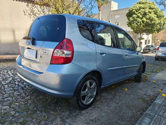 HONDA-FIT-2005