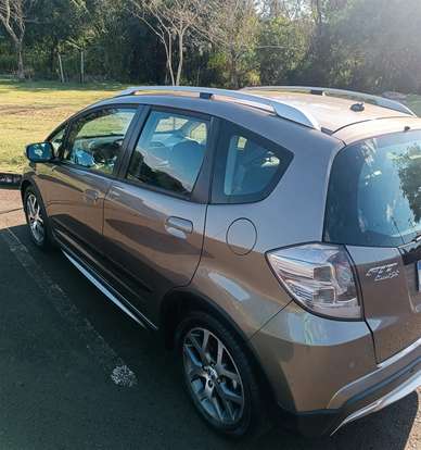 HONDA-FIT-2012