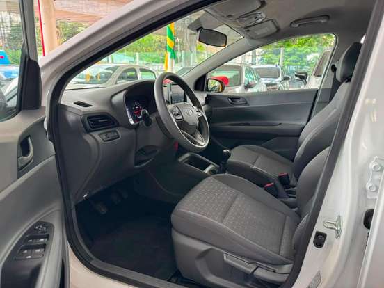 HYUNDAI-HB20S-2024
