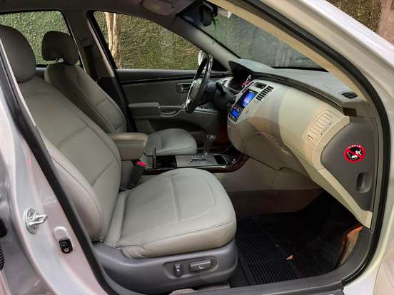 HYUNDAI-AZERA-2009