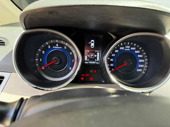 HYUNDAI-ELANTRA-2.0 GLS 16V FLEX 4P AUTOMÁTICO HYUNDAI-ELANTRA-2014