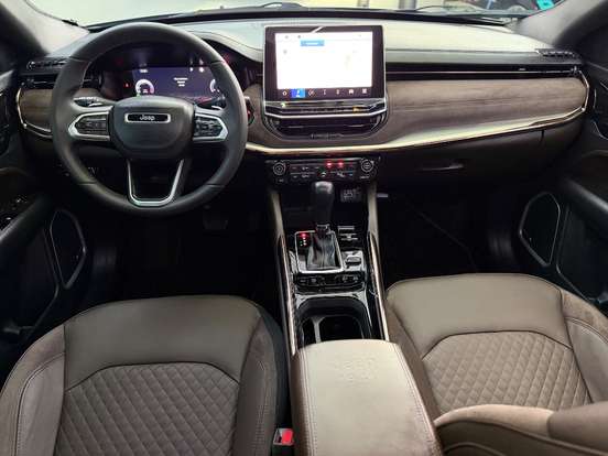 JEEP-COMMANDER-2023