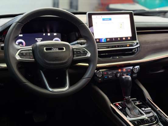 JEEP-COMMANDER-2023