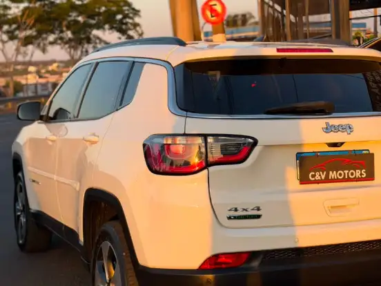 JEEP-COMPASS-2.0 16V DIESEL LONGITUDE 4X4 AUTOMÁTICO JEEP-COMPASS-2017