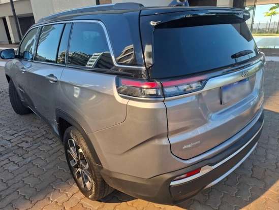 JEEP-COMMANDER-2022