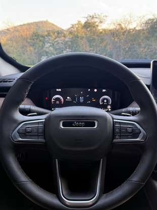 JEEP-COMMANDER-2024