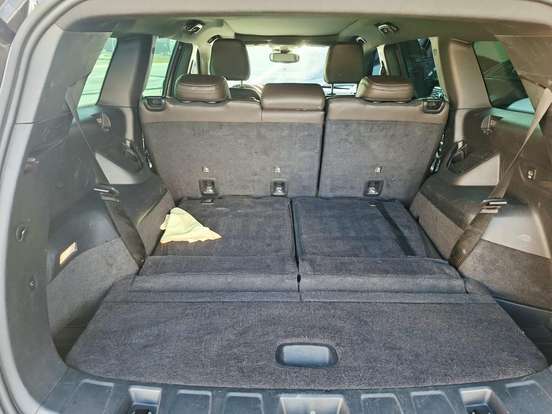 JEEP-COMMANDER-2023