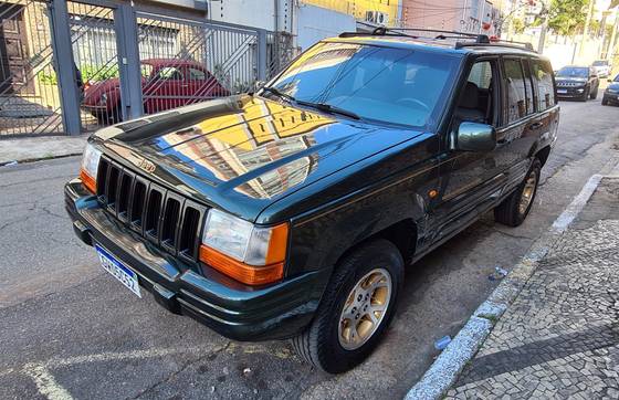JEEP GRAND CHEROKEE 5.2 LIMITED 4X4 V8 16V GASOLINA 4P AUTOMÁTICO
