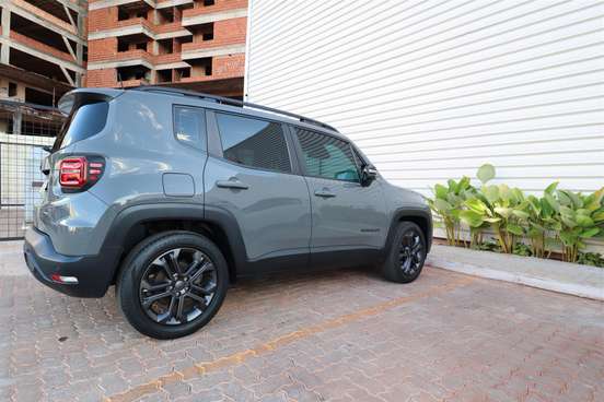 JEEP-RENEGADE-2023