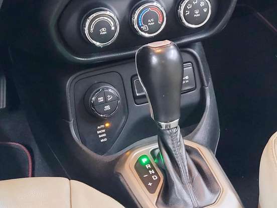 JEEP-RENEGADE-2.0 16V TURBO DIESEL SPORT 4P 4X4 AUTOMÁTICO JEEP-RENEGADE-2015