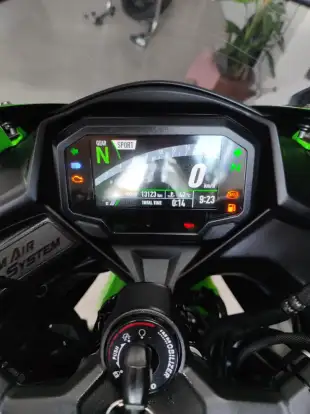 KAWASAKI-NINJA ZX-4R-2023