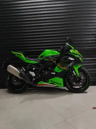 KAWASAKI-NINJA ZX-4R-2023