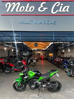 KAWASAKI Z900 KAWASAKI Z900