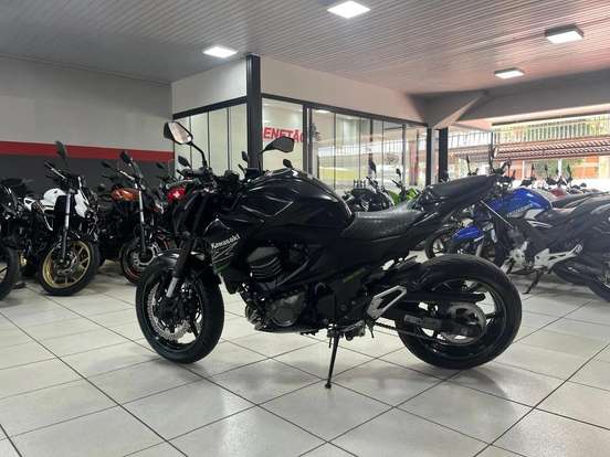 KAWASAKI-Z800-2013