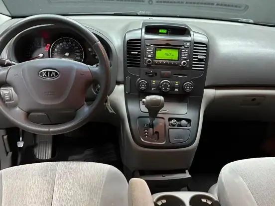 KIA-CARNIVAL-3.5 EX V6 24V GASOLINA 4P AUTOMÁTICO KIA-CARNIVAL-2011