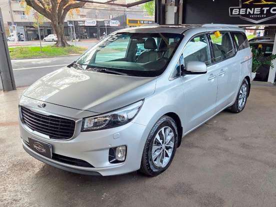 KIA-CARNIVAL-2015