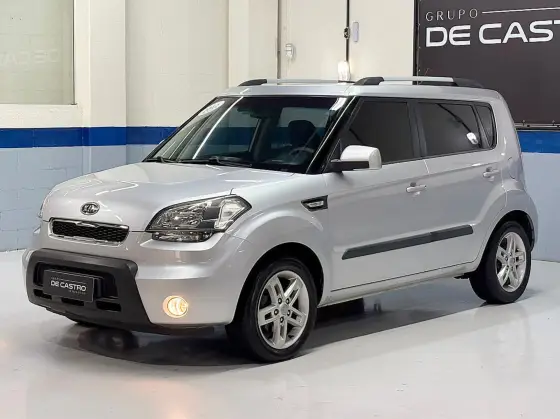 KIA SOUL 1.6 U.121 16V FLEX 4P MANUAL KIA SOUL 1.6 U.121 16V FLEX 4P MANUAL