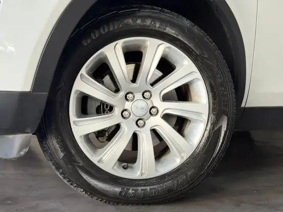 LAND ROVER-DISCOVERY SPORT-2015
