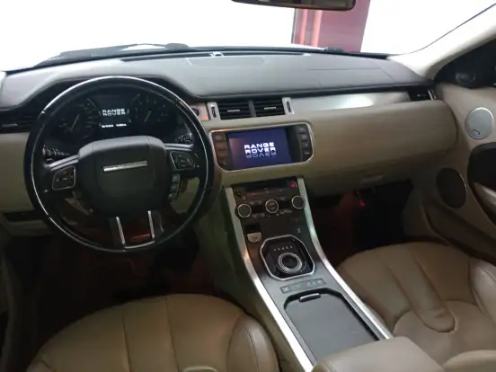 LAND ROVER-RANGE ROVER EVOQUE-2.0 PURE 4WD 16V GASOLINA 4P AUTOMÁTICO LAND ROVER-RANGE ROVER EVOQUE-2012